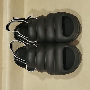 UGG Aww Yeah black platform sandles women's